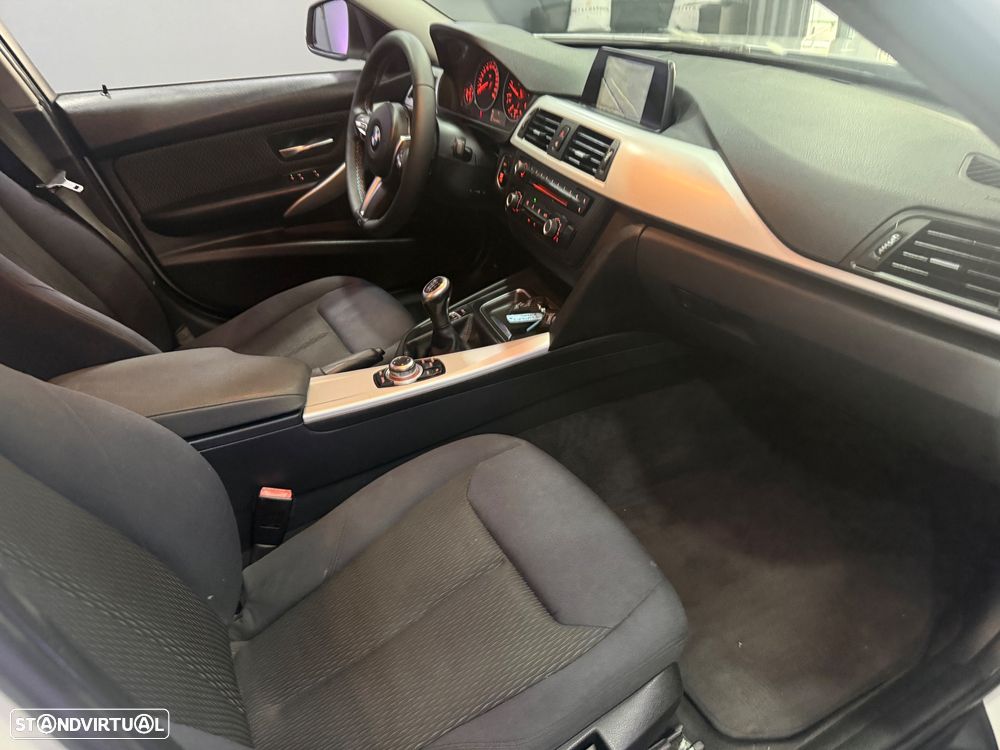 BMW 316 d Sport Line - 12