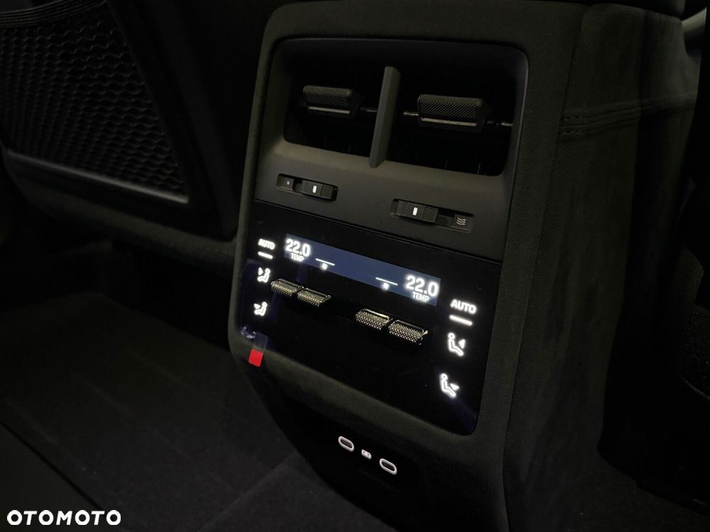 Porsche Macan - 29