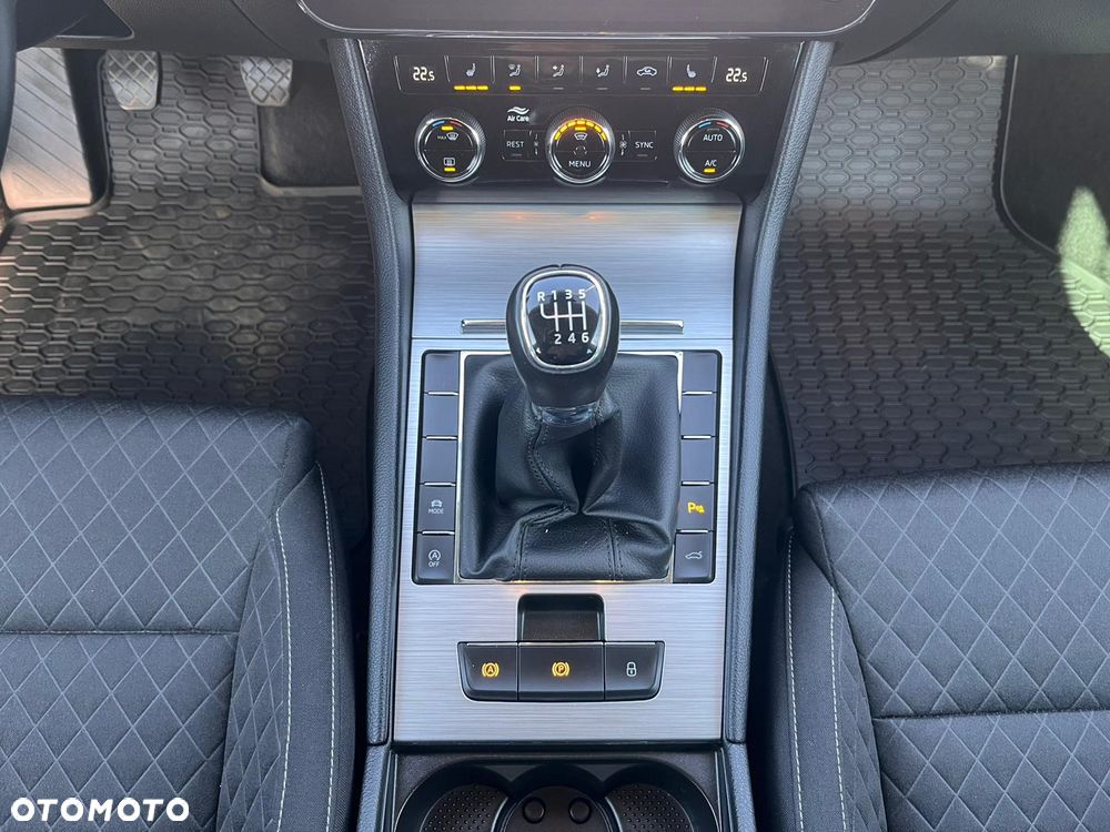 Skoda Superb 2.0 TDI SCR Ambition - 21