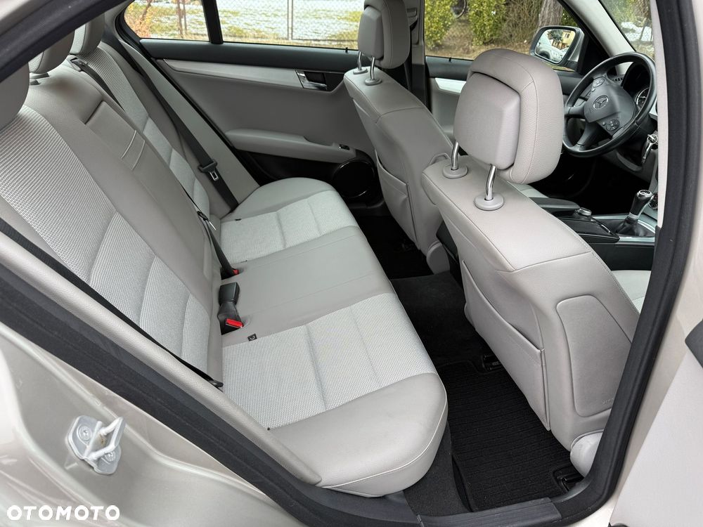 Mercedes-Benz Klasa C 200 Kompressor Avantgarde - 21