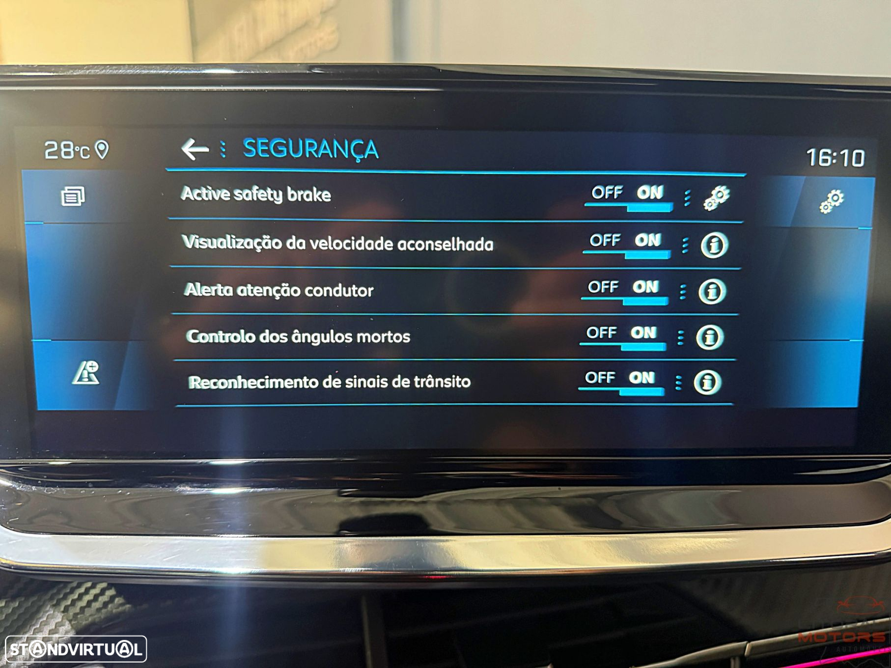 Peugeot 2008 PureTech 155 EAT8 GT - 32