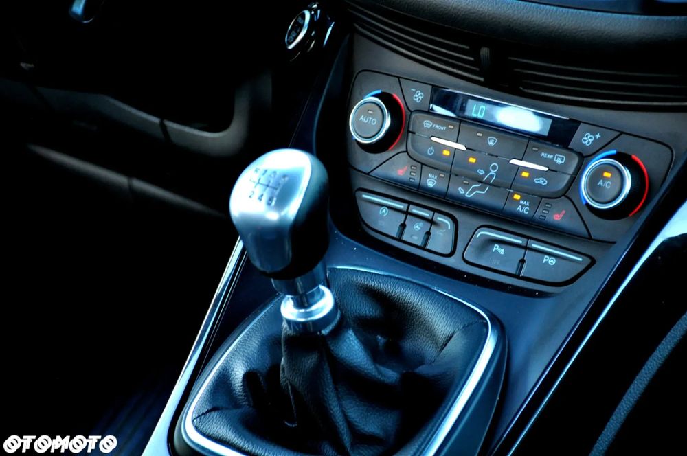 Ford Kuga 1.5 EcoBoost FWD ST-Line ASS - 36