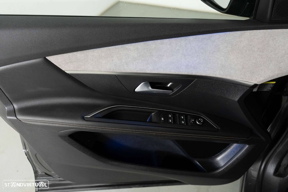 Peugeot 3008 1.6 Hybrid4 GT e-EAT8 - 22