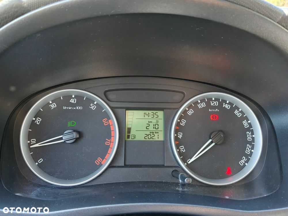 Skoda Fabia 1.4 16V Ambiente - 22