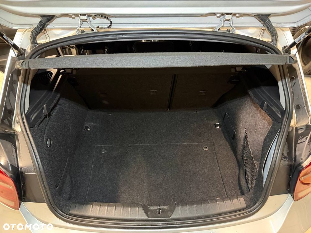 BMW Seria 1 116d Sport Line - 18