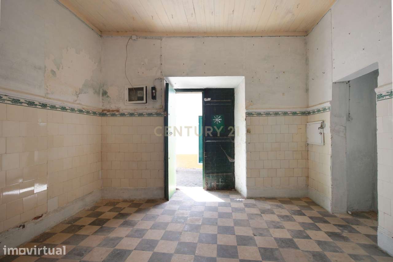 Apartamento e arrumos para venda em Borba - Grande imagem: 4/29