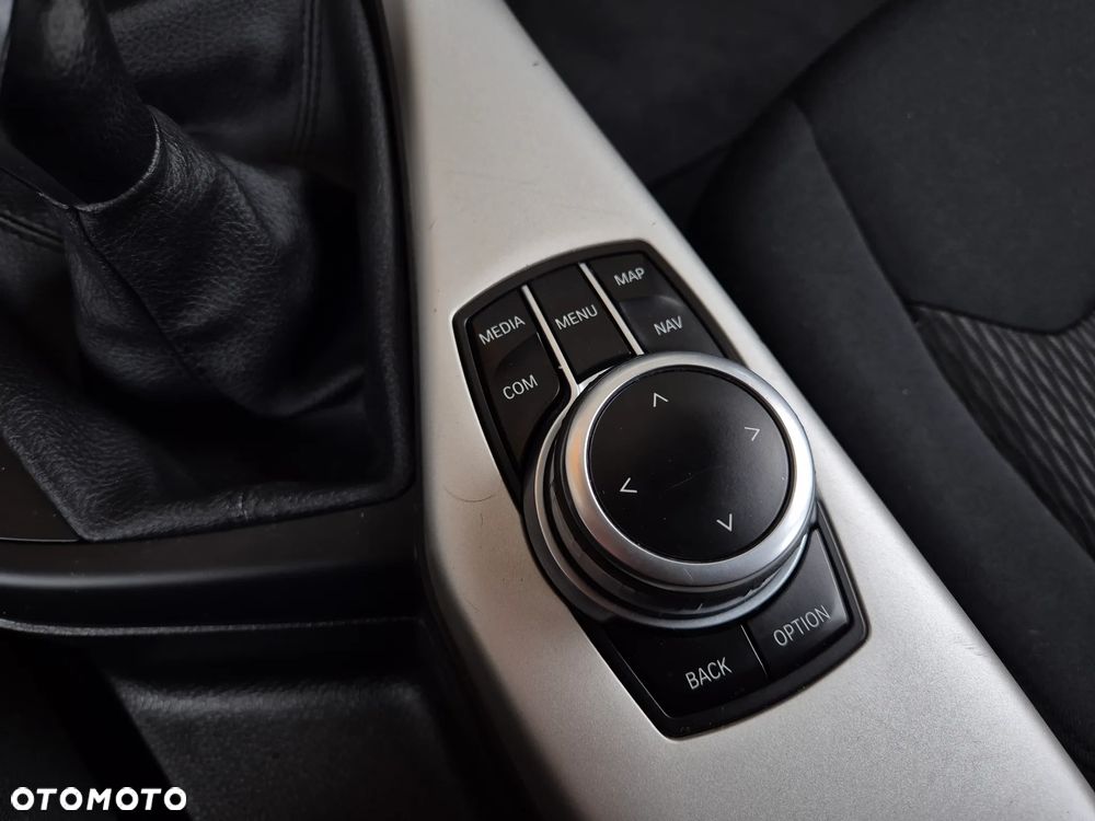 BMW Seria 1 116i - 12