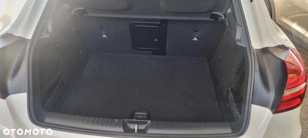 Mercedes-Benz GLA 250 4Matic 7G-DCT AMG Line - 18