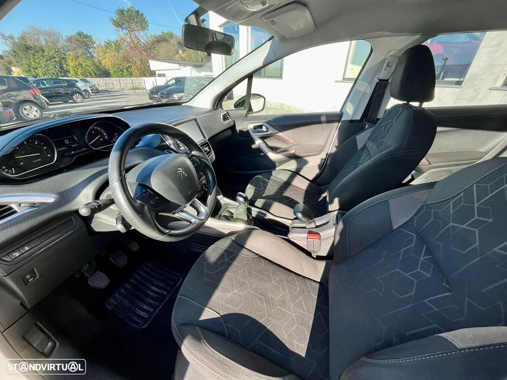 Peugeot 2008 1.6 BlueHDi Style - 12