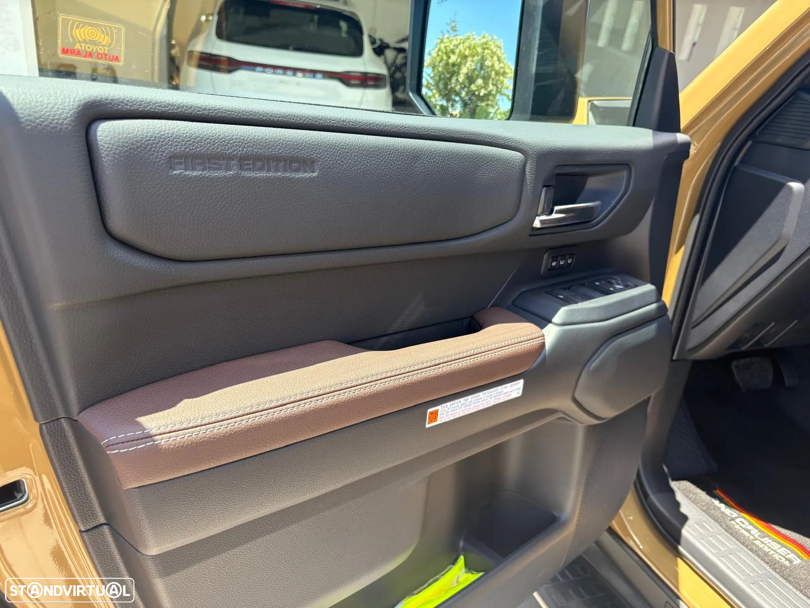 Toyota Land Cruiser 2.8 D-4D Auto First Edition - 4