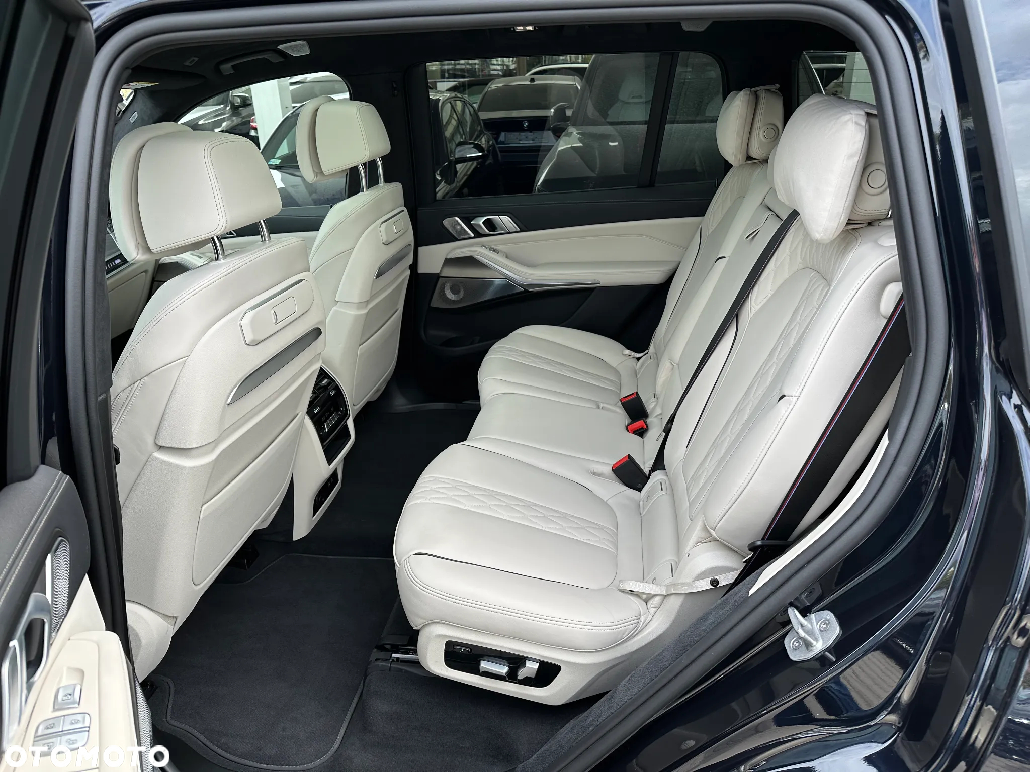 BMW X7 - 7