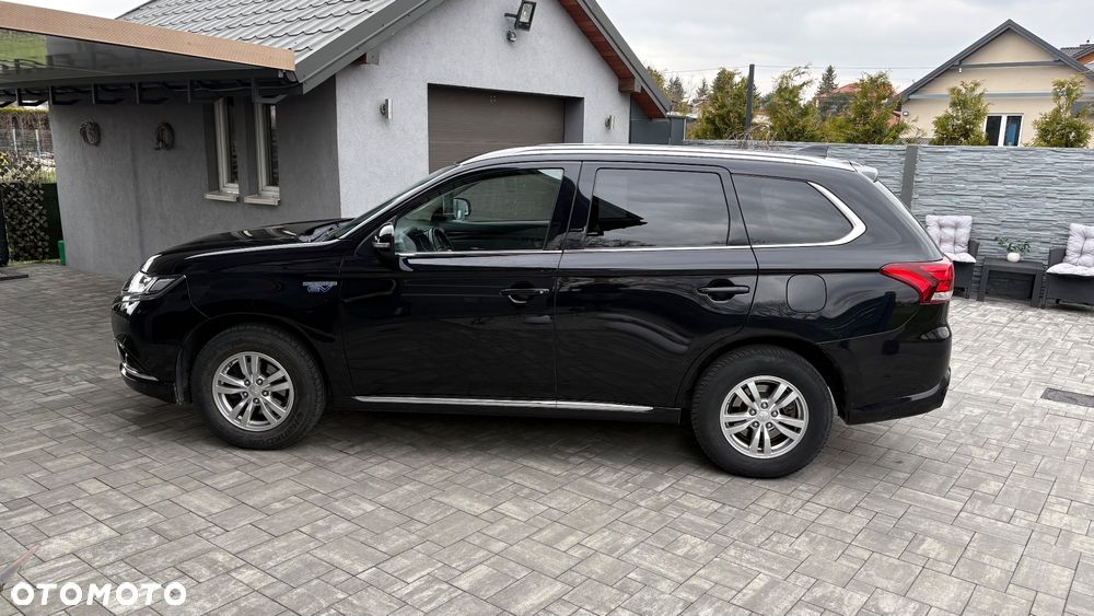 Mitsubishi Outlander 2.0 4WD - 5