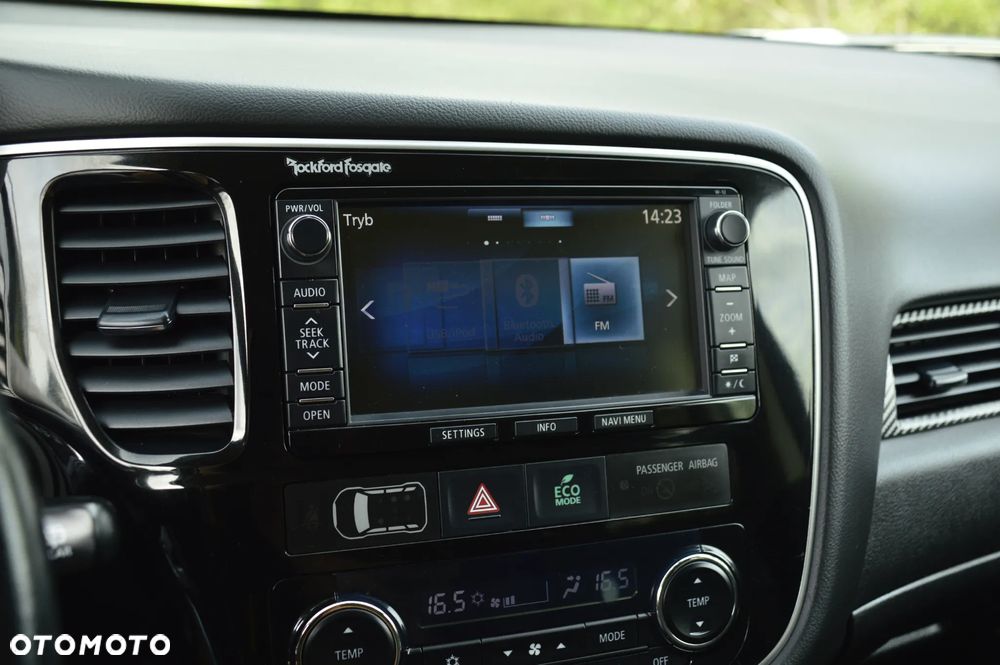 Mitsubishi Outlander 2.0 Intense + Navi 4WD CVT - 35