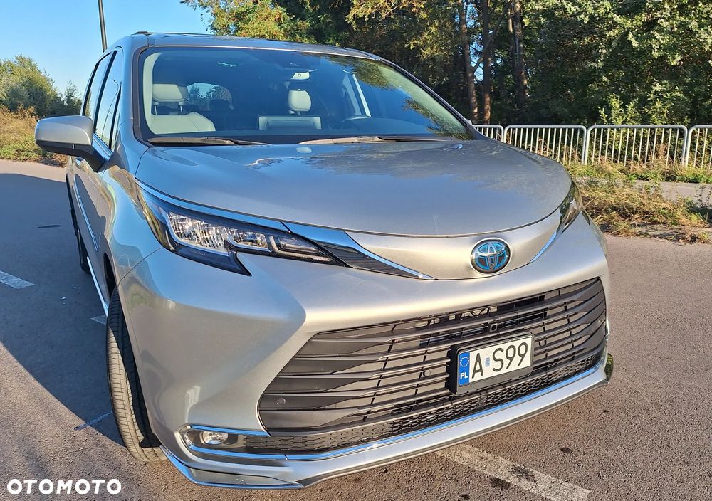Toyota Sienna - 8