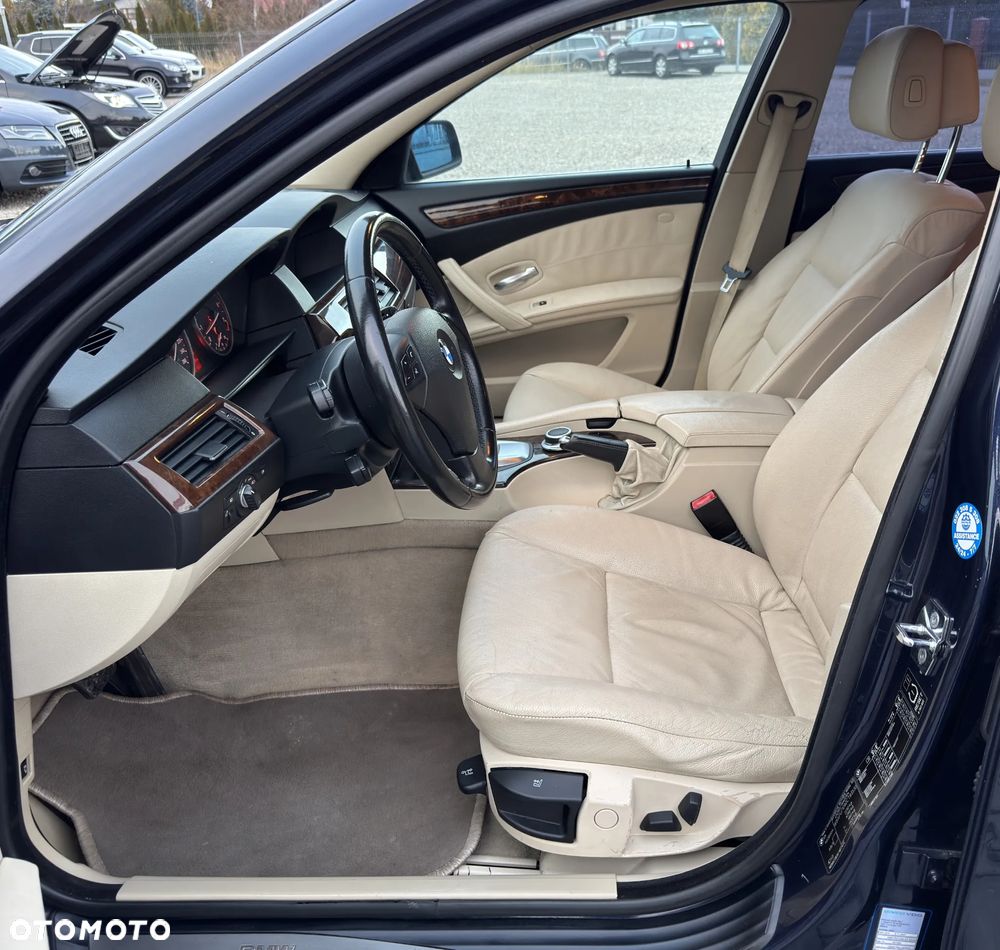 BMW Seria 5 525i Edition Exclusive - 17