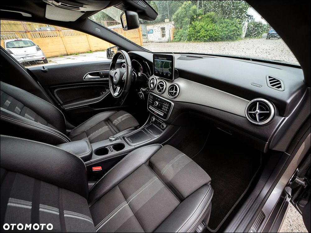 Mercedes-Benz CLA - 17