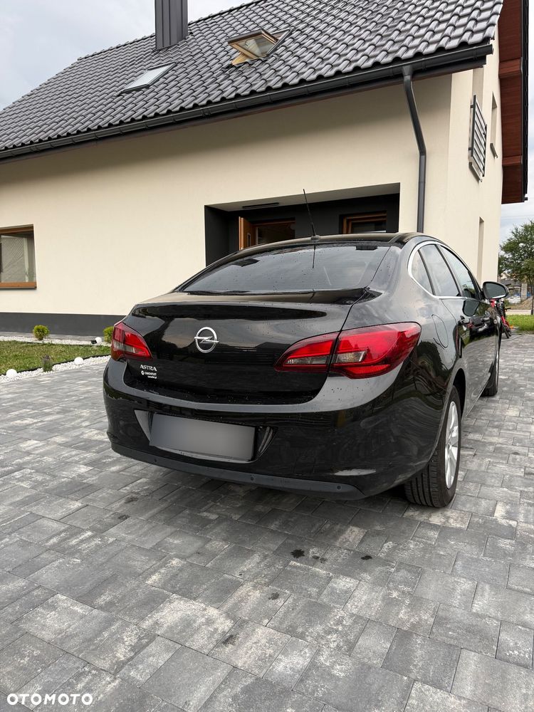 Opel Astra 1.6 Active - 1