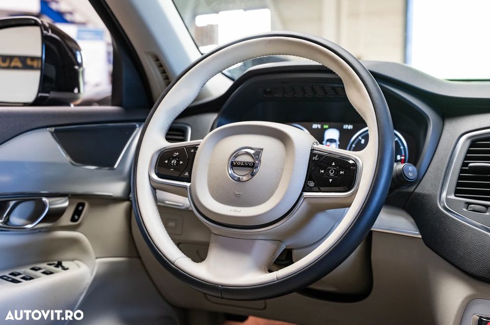 Volvo XC 90 D5 AWD Geartronic Momentum - 13