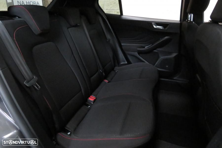 Ford Focus 1.0 EcoBoost MHEV ST-Line X - 23