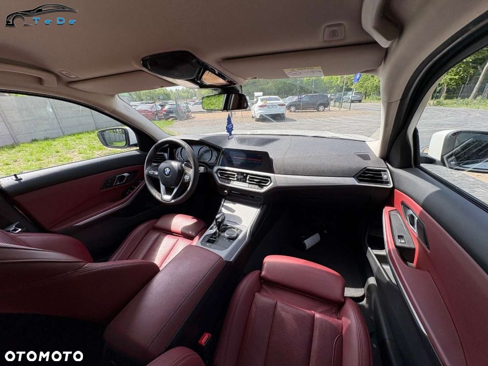 BMW Seria 3 318d M Sport - 30
