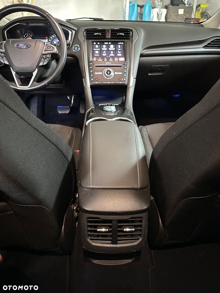 Ford Mondeo 2.0 EcoBlue Titanium - 22