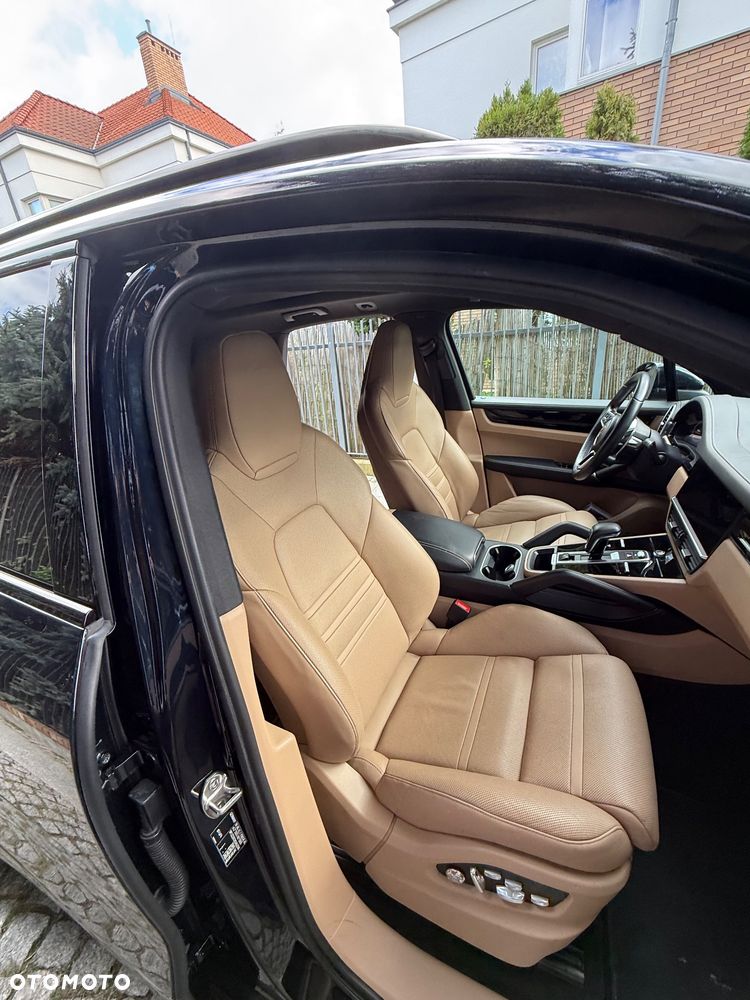 Porsche Cayenne S - 19