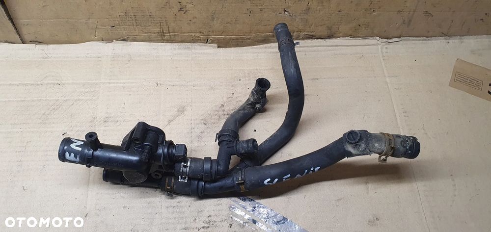 Obudowa termostatu termostat przewód wąż Renault Scenic II 1.9 DCI - 1