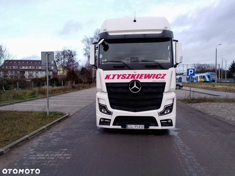 Mercedes-Benz ACTROS - 1