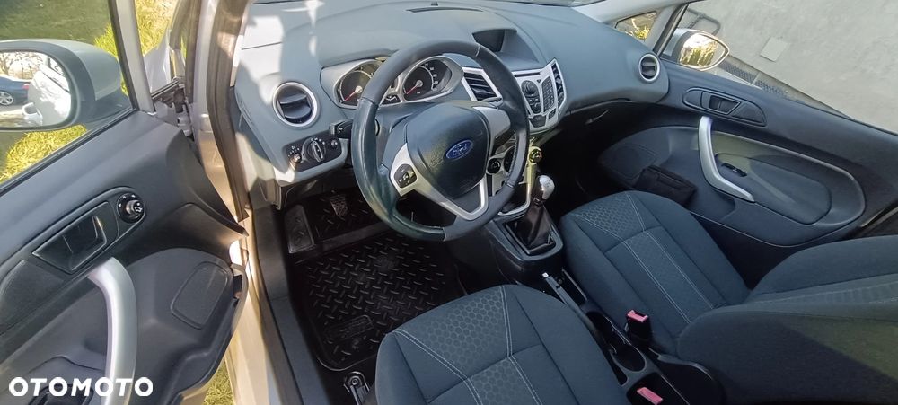 Ford Fiesta - 11