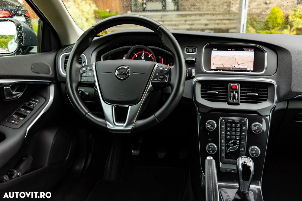 Volvo V40 D2 Momentum - 22