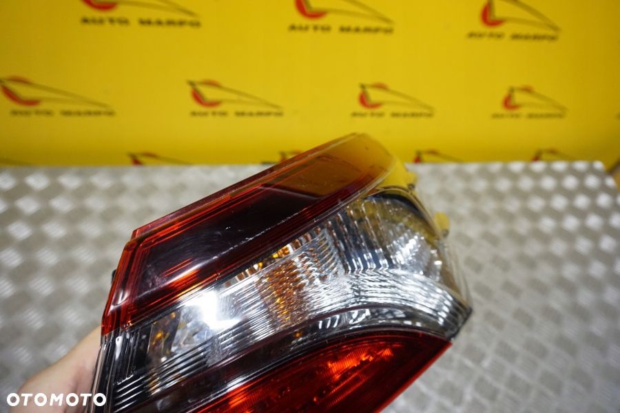 TOYOTA CAMRY 2017 - LAMPA TYŁ PRAWA TYLNA LED USA - 8