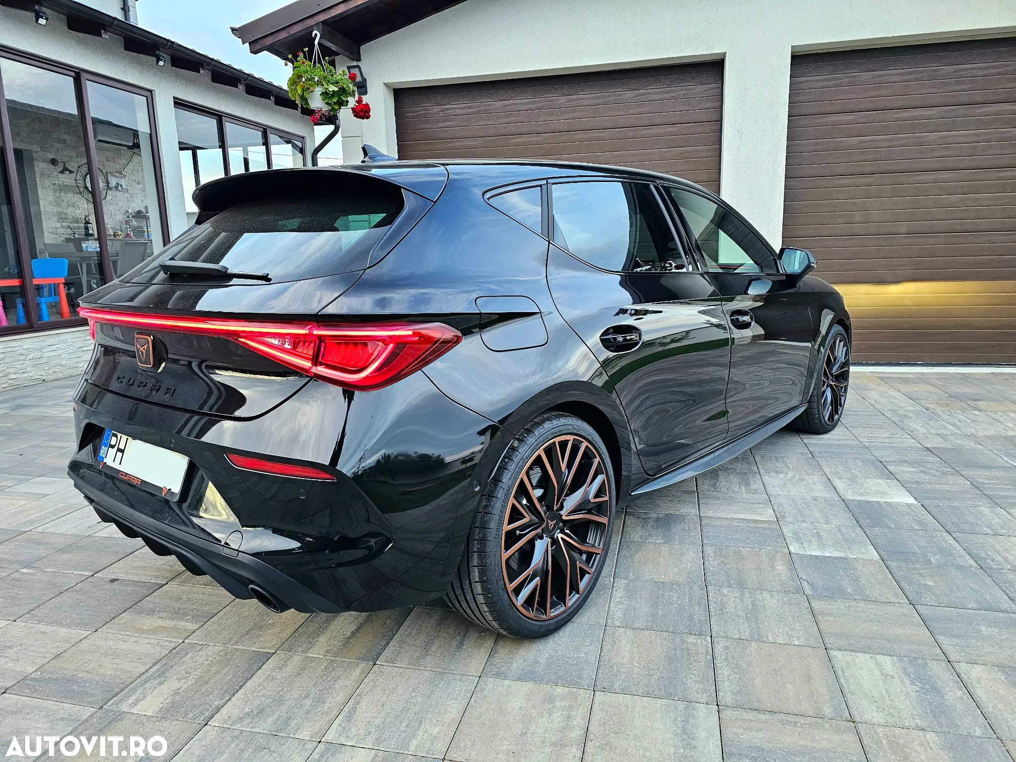 Cupra Leon 2.0 TSI DSG VZ - 1