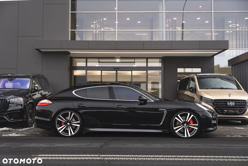 Porsche Panamera Turbo PDK - 8