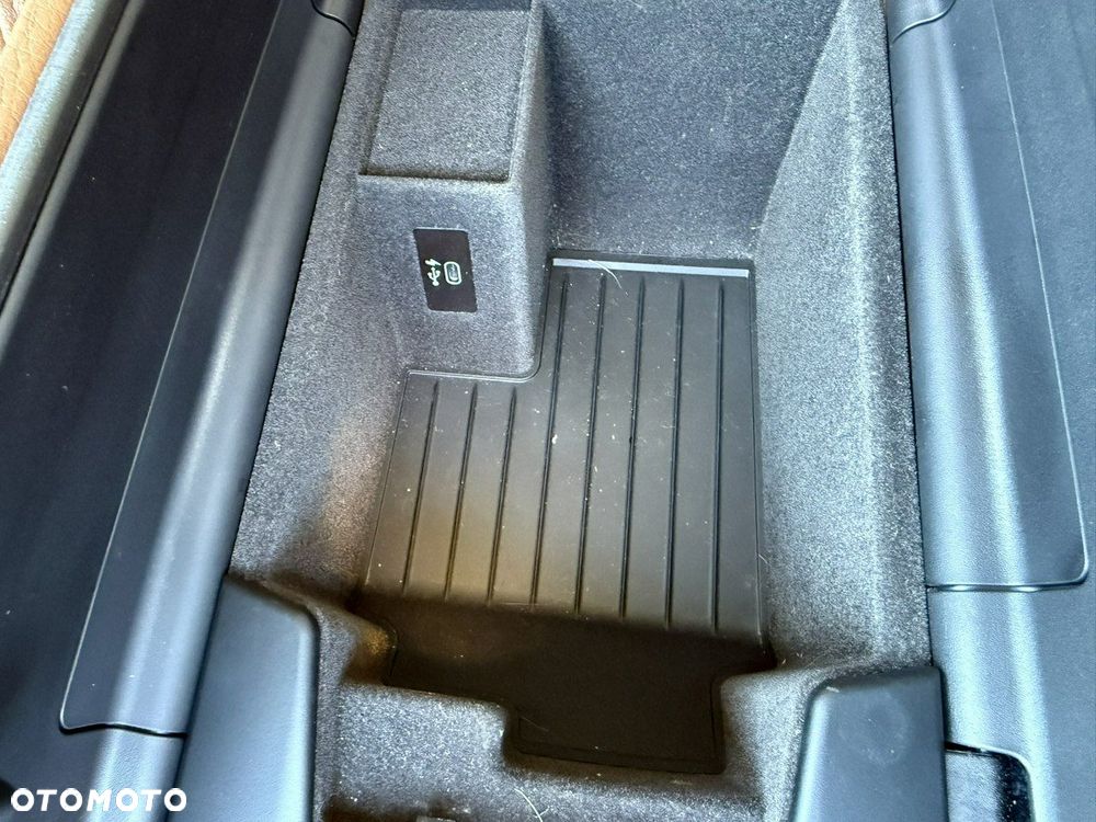 BMW Seria 5 518d Sport Line - 35