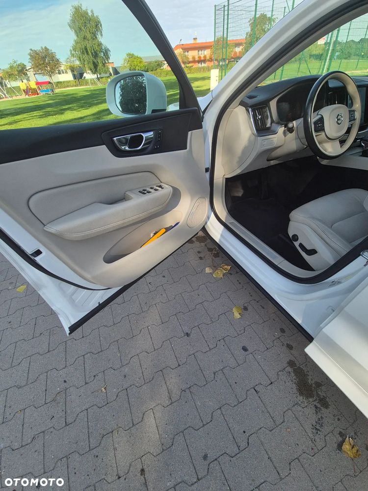Volvo XC 60 T5 AWD Momentum - 12