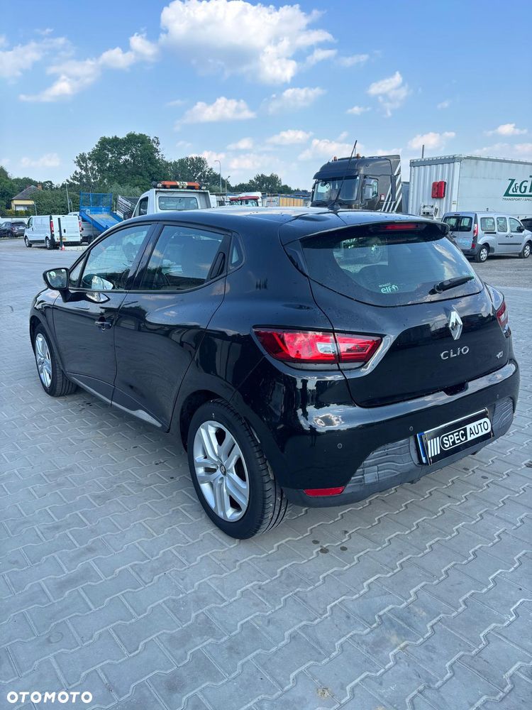 Renault Clio - 19