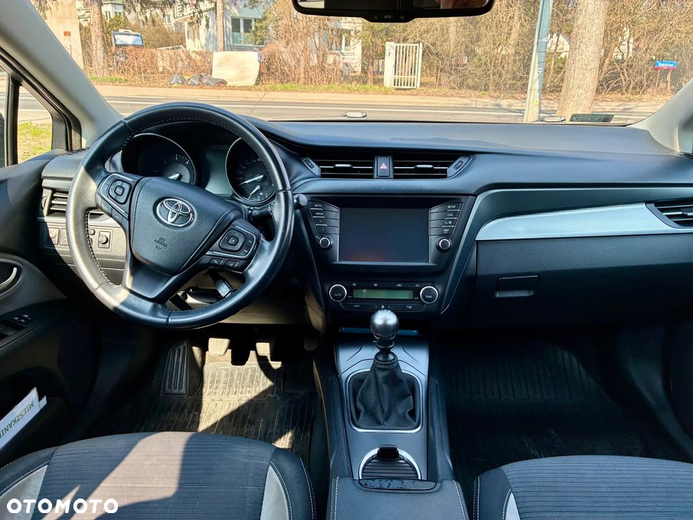 Toyota Avensis 2.0 D-4D Premium - 7