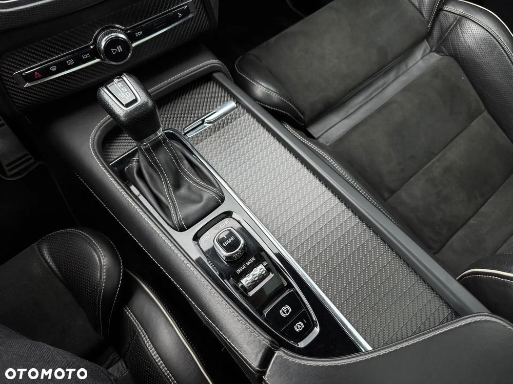Volvo XC 90 D5 AWD R-Design 7os - 10