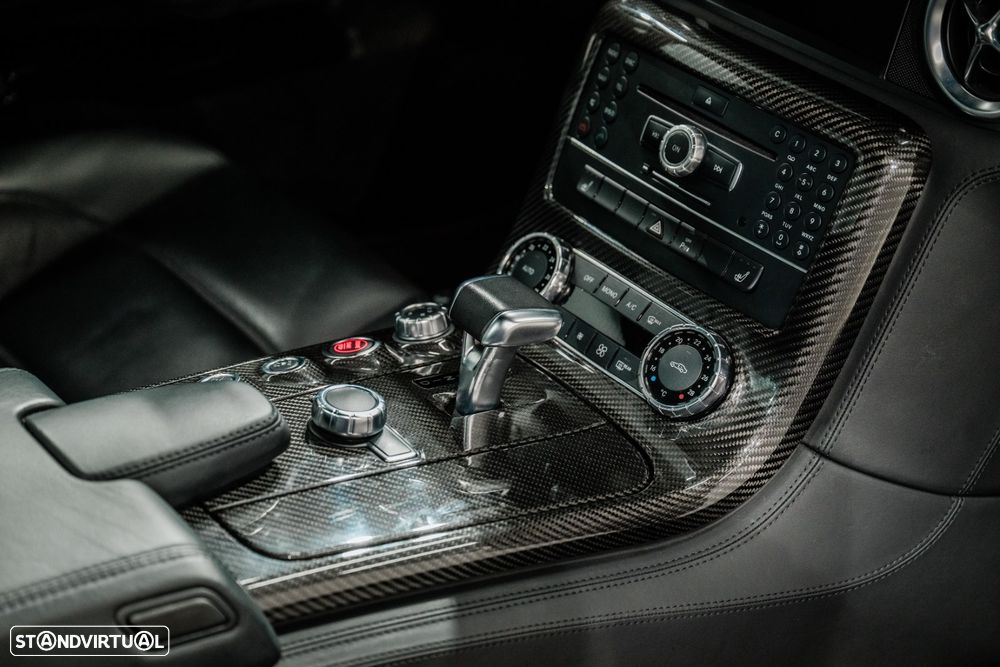 Mercedes-Benz SLS 63 AMG - 10