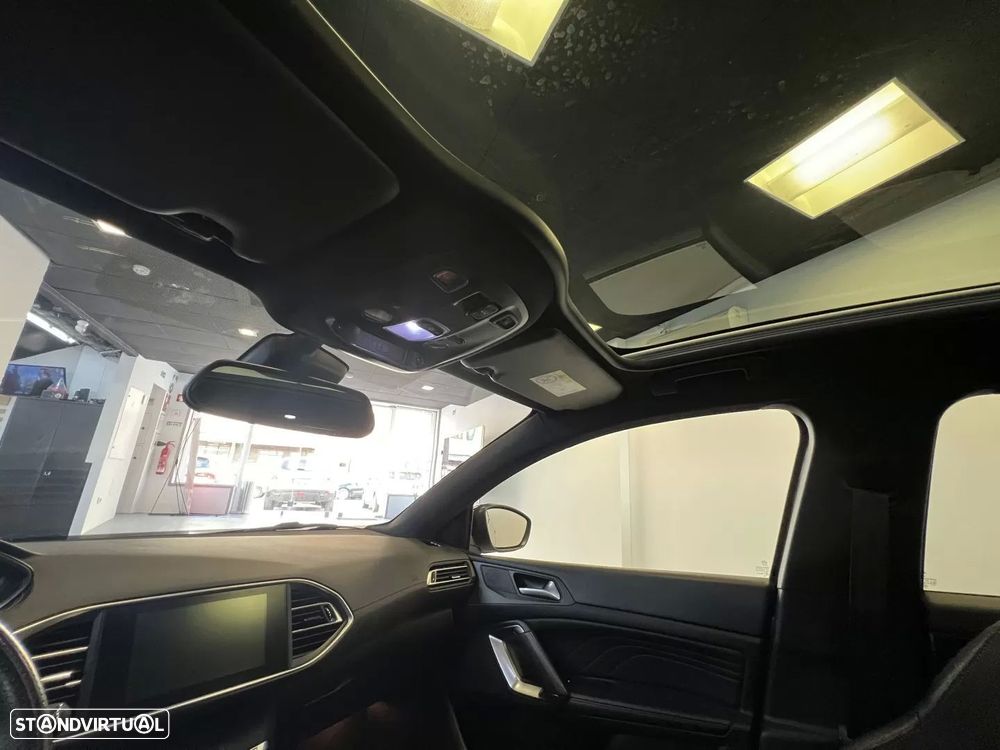 Peugeot 308 1.2 PureTech GT Line - 36