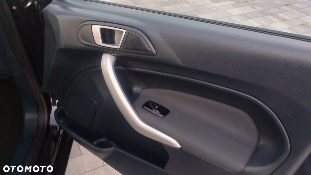 Ford Fiesta 1.25 Champions Edition - 16