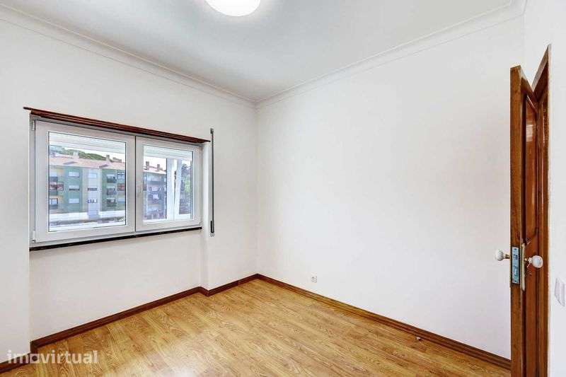 T3 a 5 minutos a pé da estação, nas Mercês - Grande imagem: 4/12