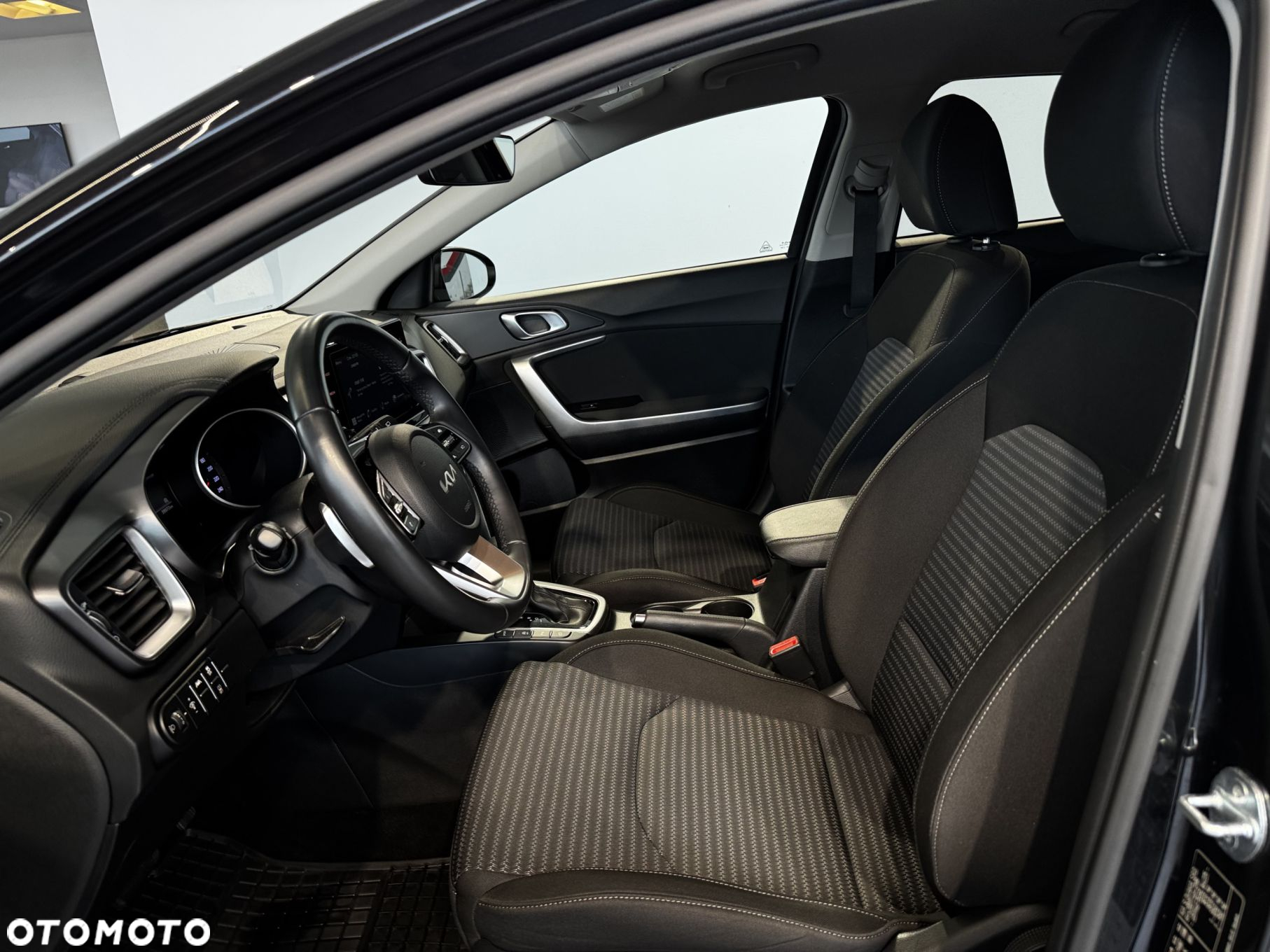 Kia XCeed - 16