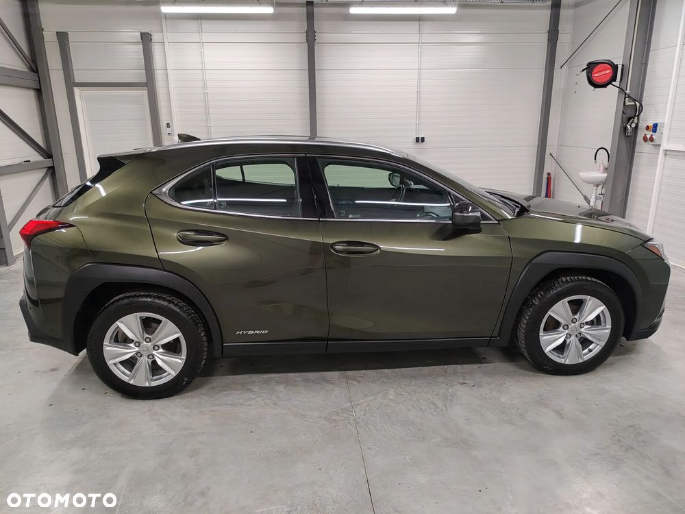 Lexus UX 250h Elegance 2WD - 16