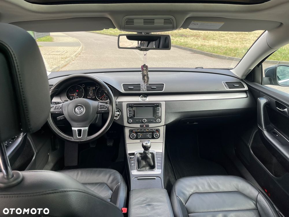 Volkswagen Passat 1.6 TDI Perfectline - 17