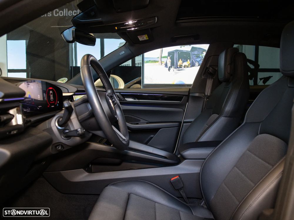 Porsche Macan Electric 4 - 26