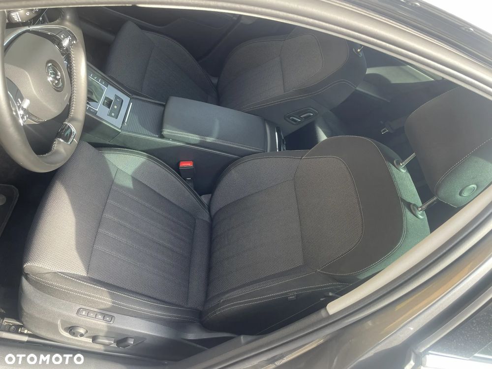 Skoda Superb 2.0 TDI SCR Style DSG - 4