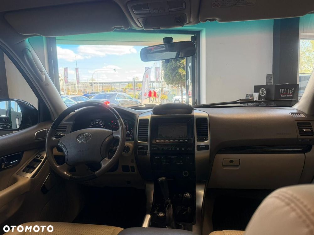 Toyota Land Cruiser - 33
