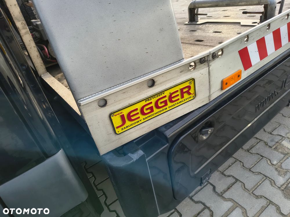 Mercedes-Benz Sprinter - 2