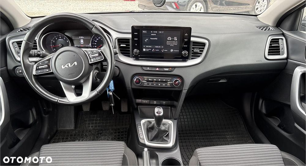 Kia Ceed 1.5 T-GDI M - 13